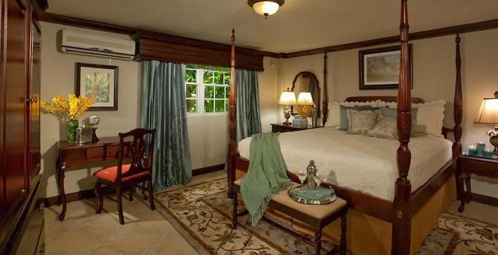 Grand Pineapple Montego Bay Hotel